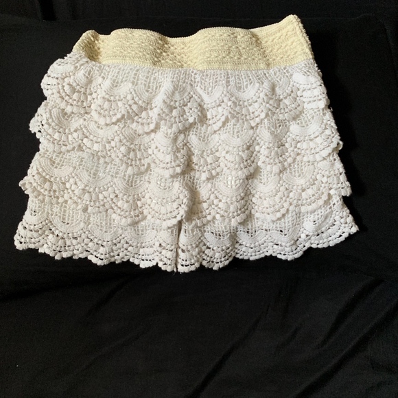 Shorts - Picture 2 of 3